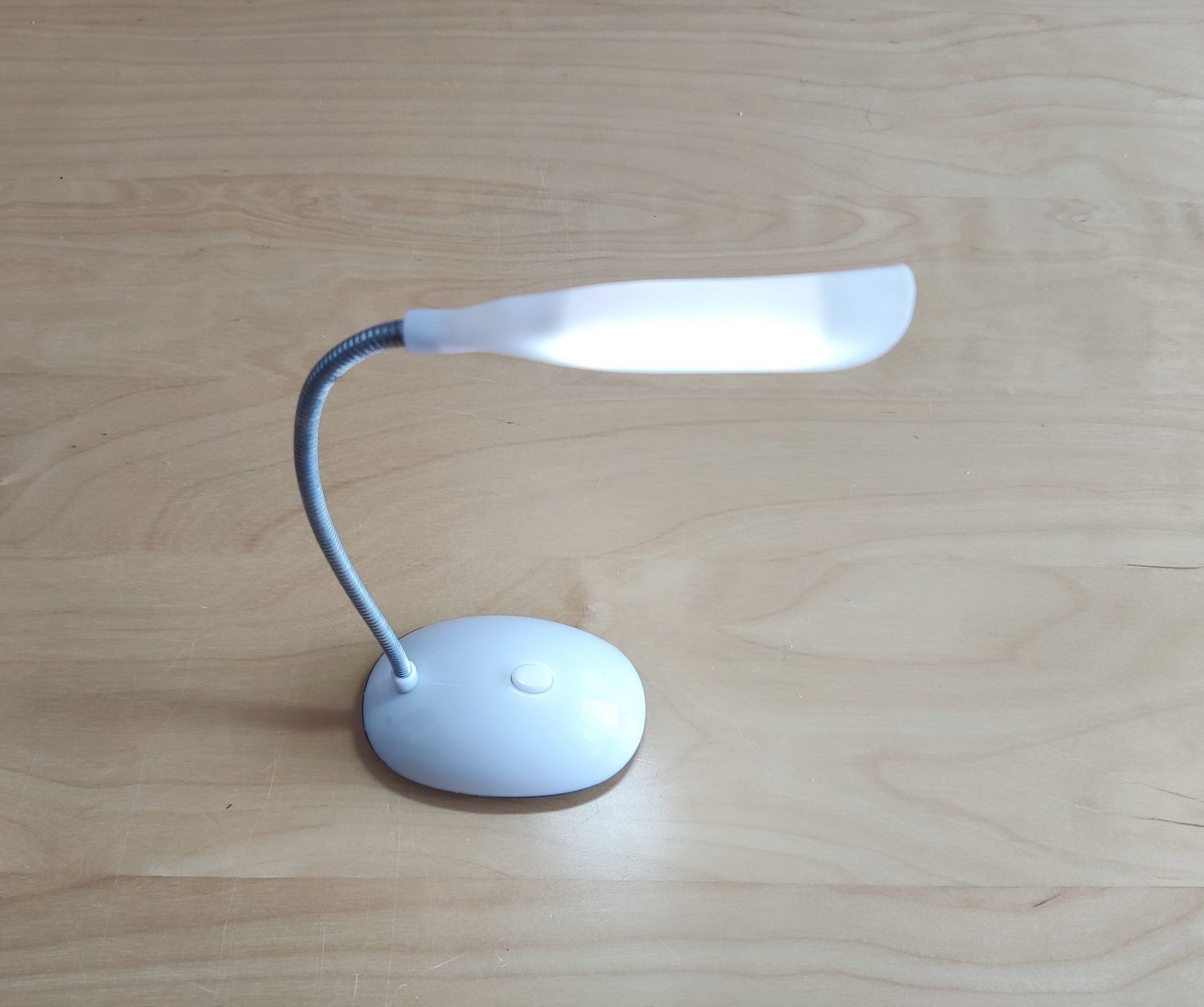 Lampka biurkowa LED nocna elastyczna regulowana chrom biała mała