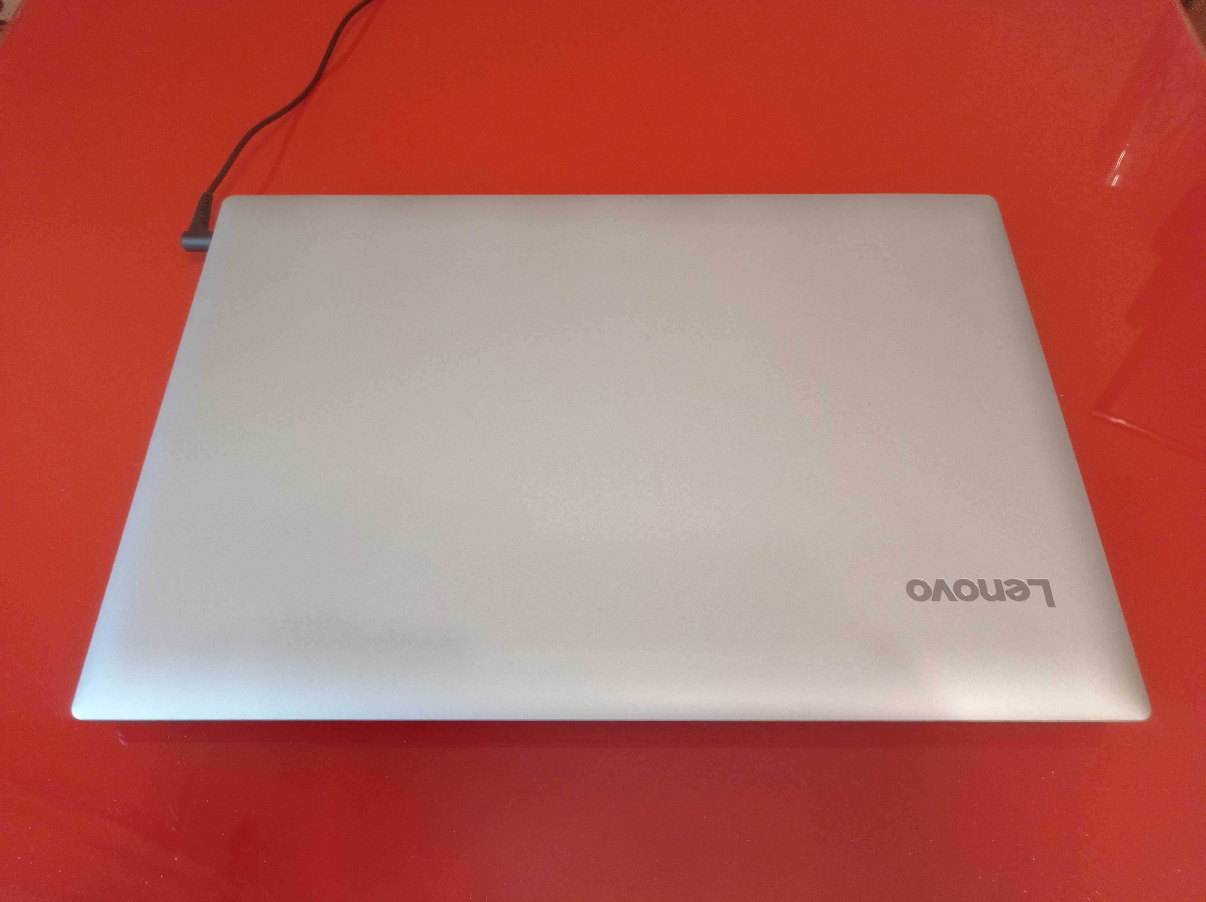 Ноутбук Lenovo 17" / Core i3 / 4 Гб / 1 Тб