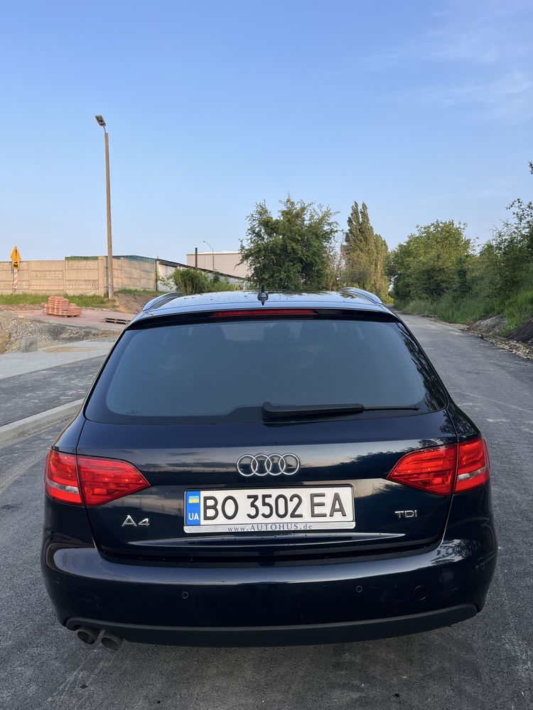 Продам audi a4 b8 !