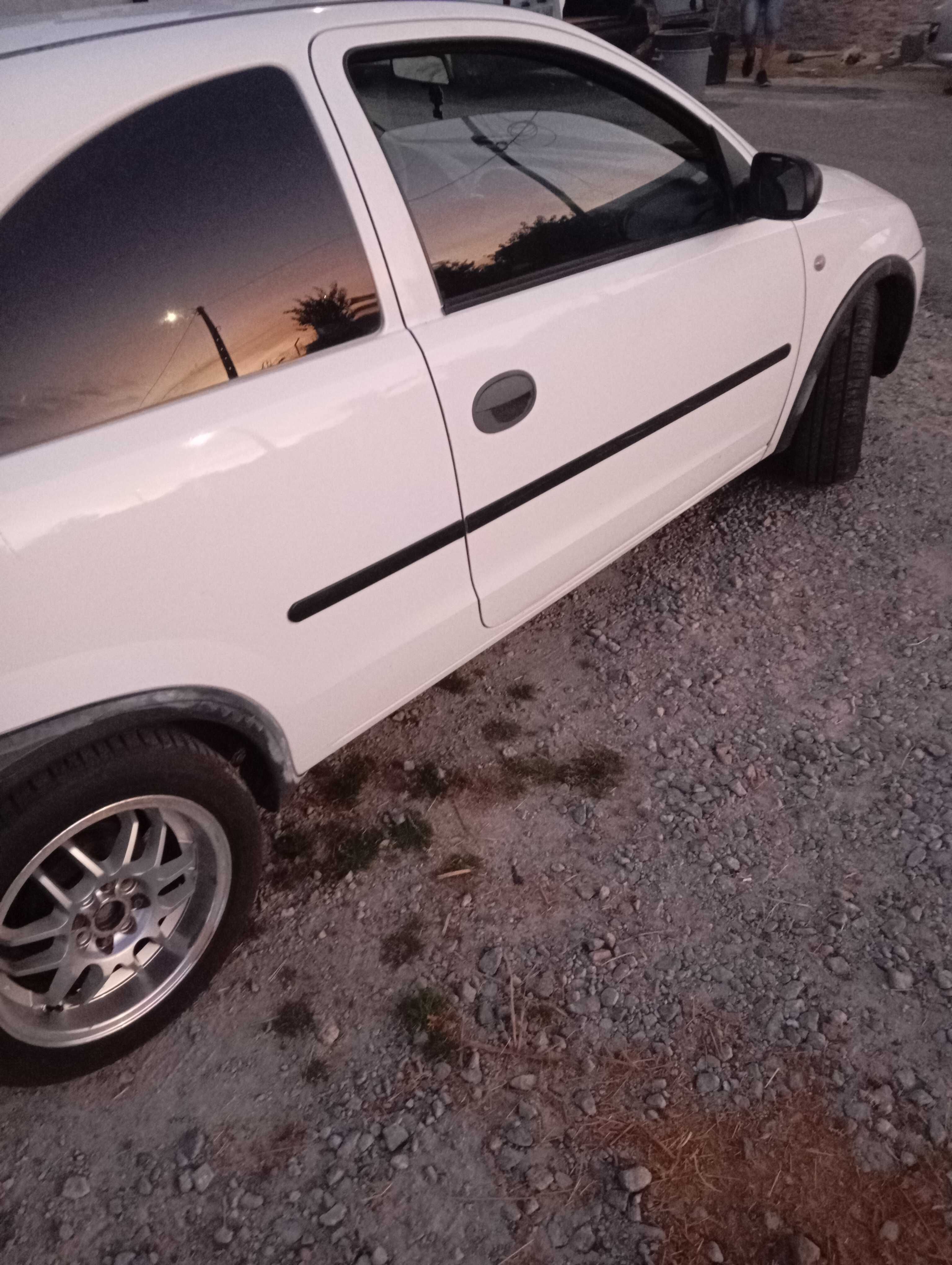Opel corsa c comercial