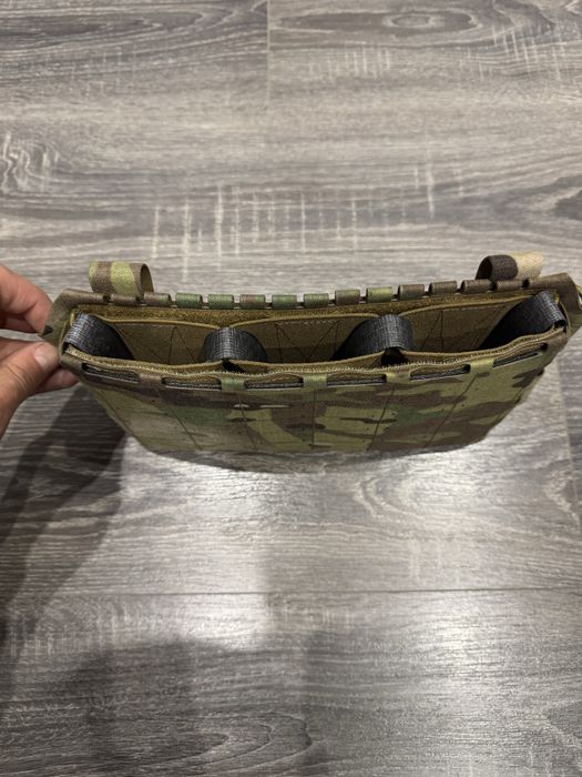 Військове спорядження.