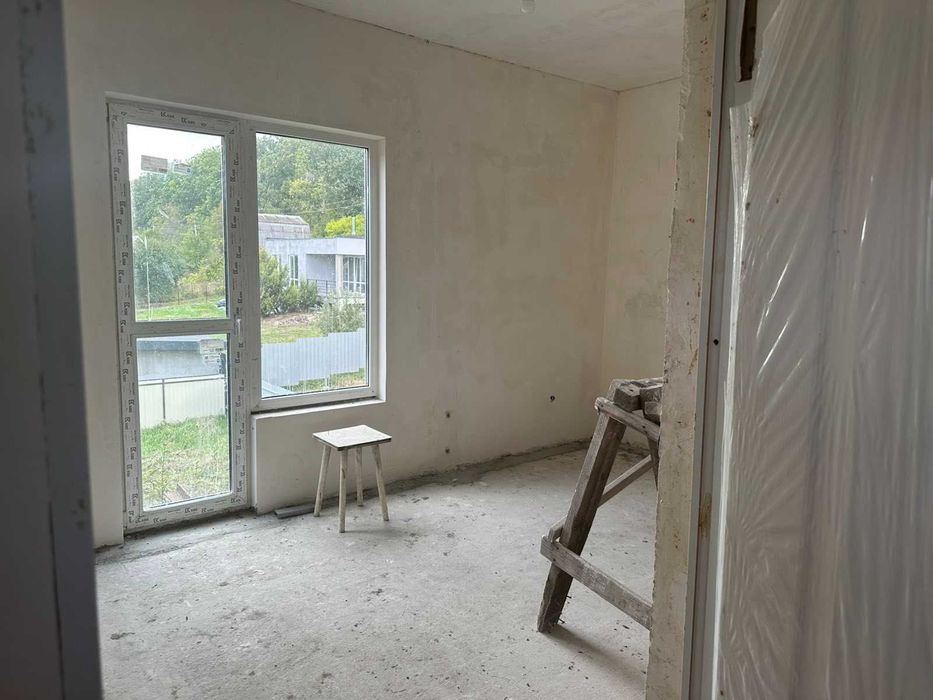 Просторий будинок! 100м2 - 6соток! Чорнові зроблені! Є Гараж!