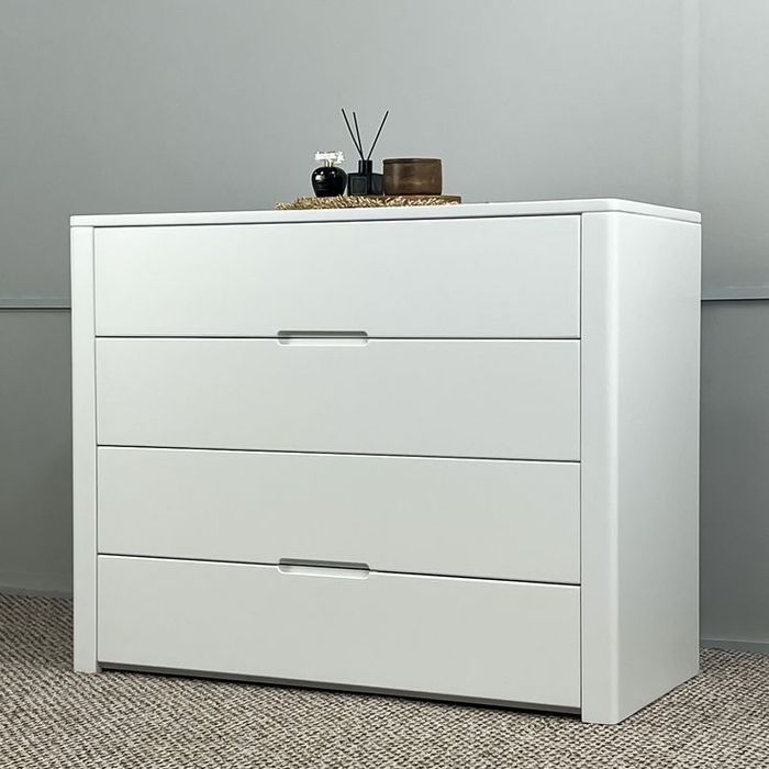 Комод, тумба під телевізор, тумбочка з натурального дерева