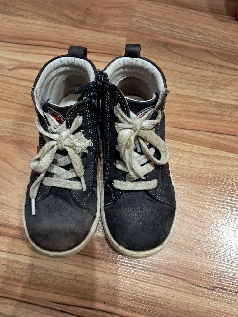 Buty trzewiki Lasocki  rozmiar  26