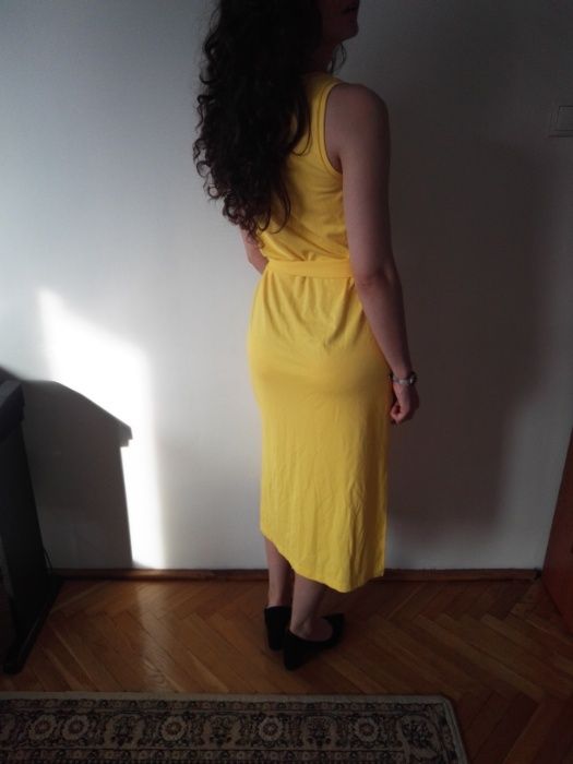 M 38 Banana Republic sukienka żółta wiązana paskiem wycięcie na nodze