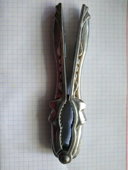 Столовые приборы разные