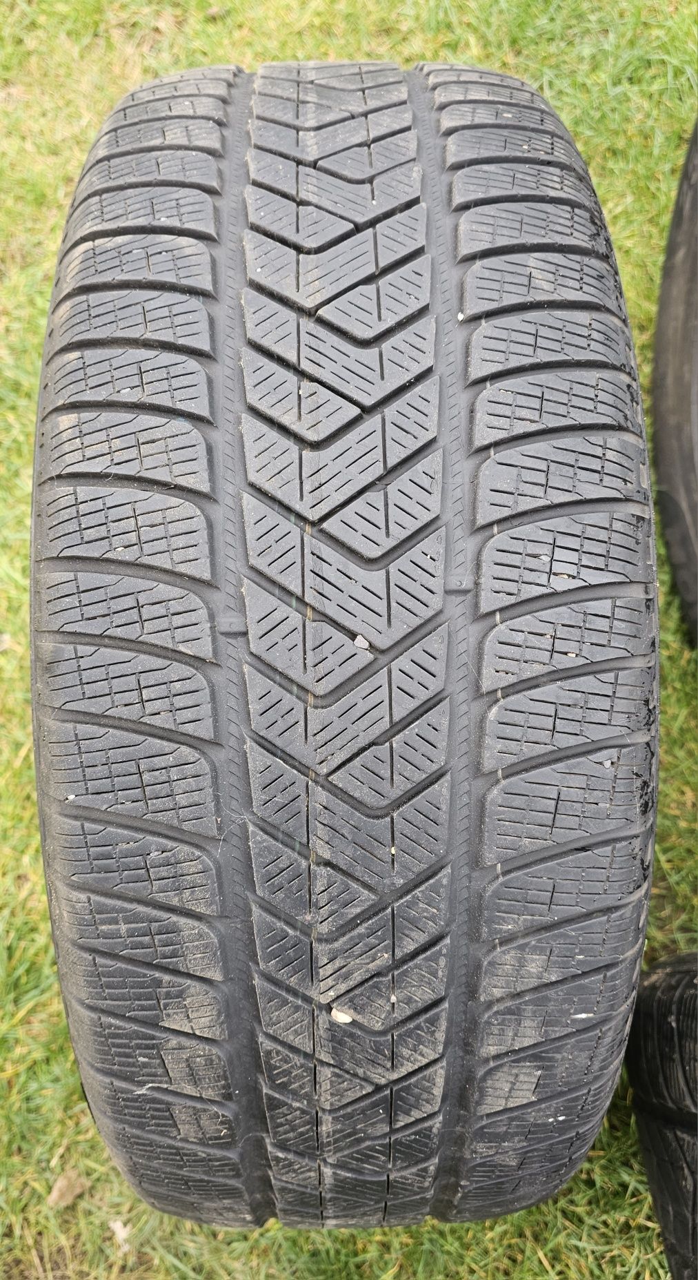 Opony zimowe Pirelli scorpion 255/60R18 108H