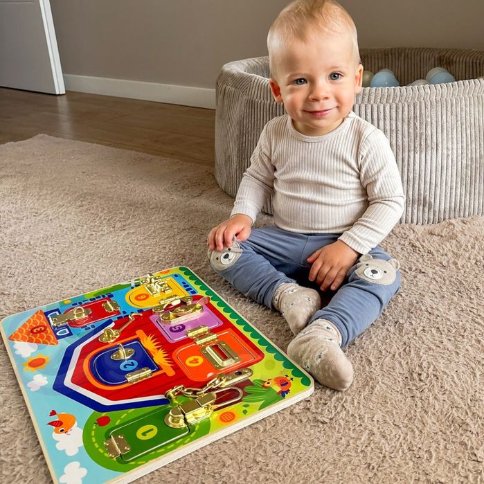 TOOKY TOY Tablica Manipulacyjna Zamki Obrazki Farma