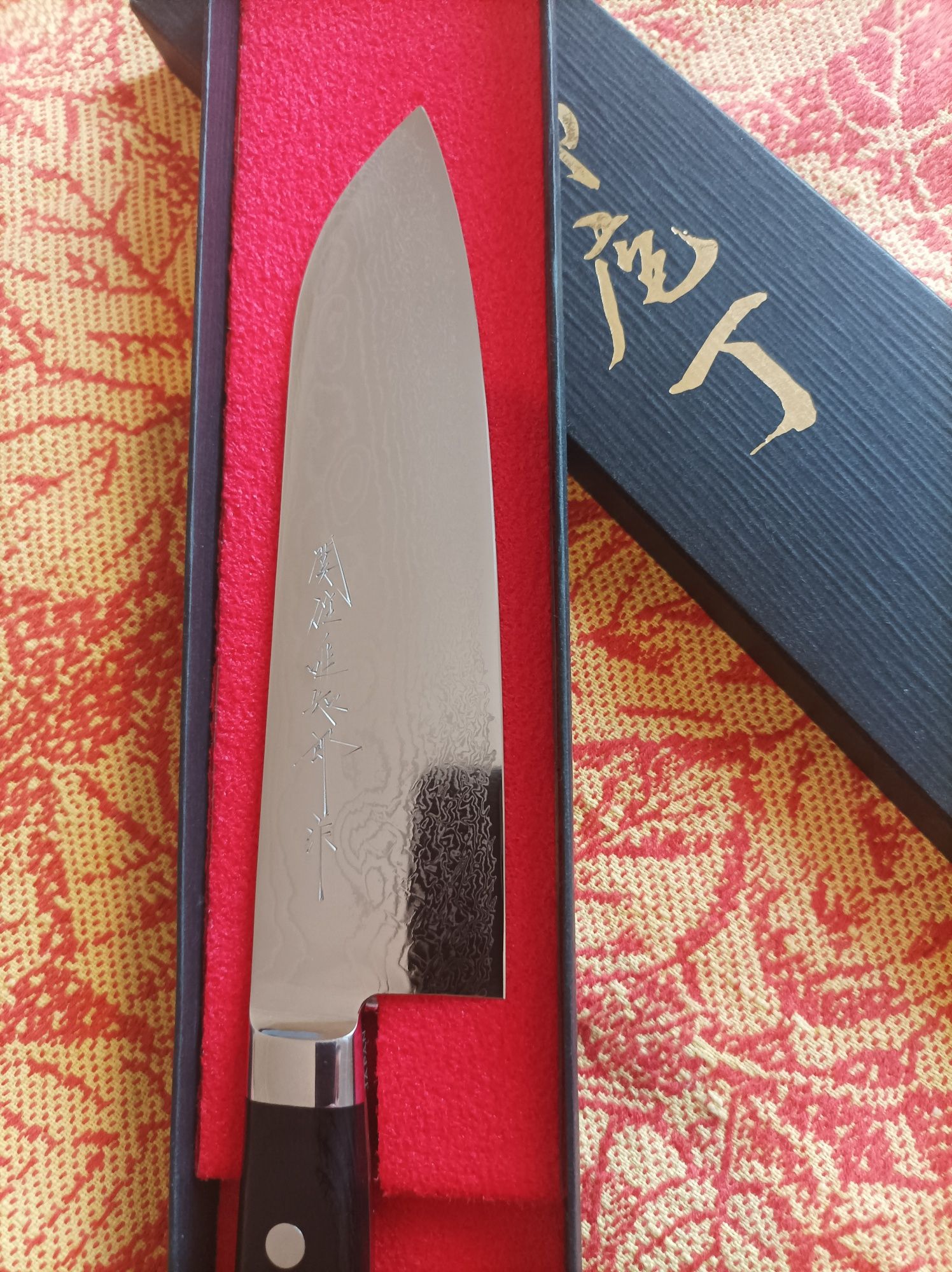 Японский нож Ichiro Hattori Santoku