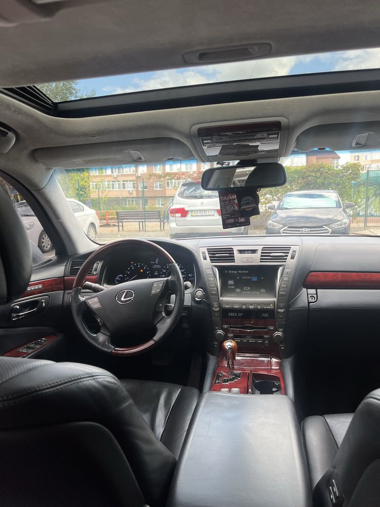 LEXUS LS600Hybrid Long