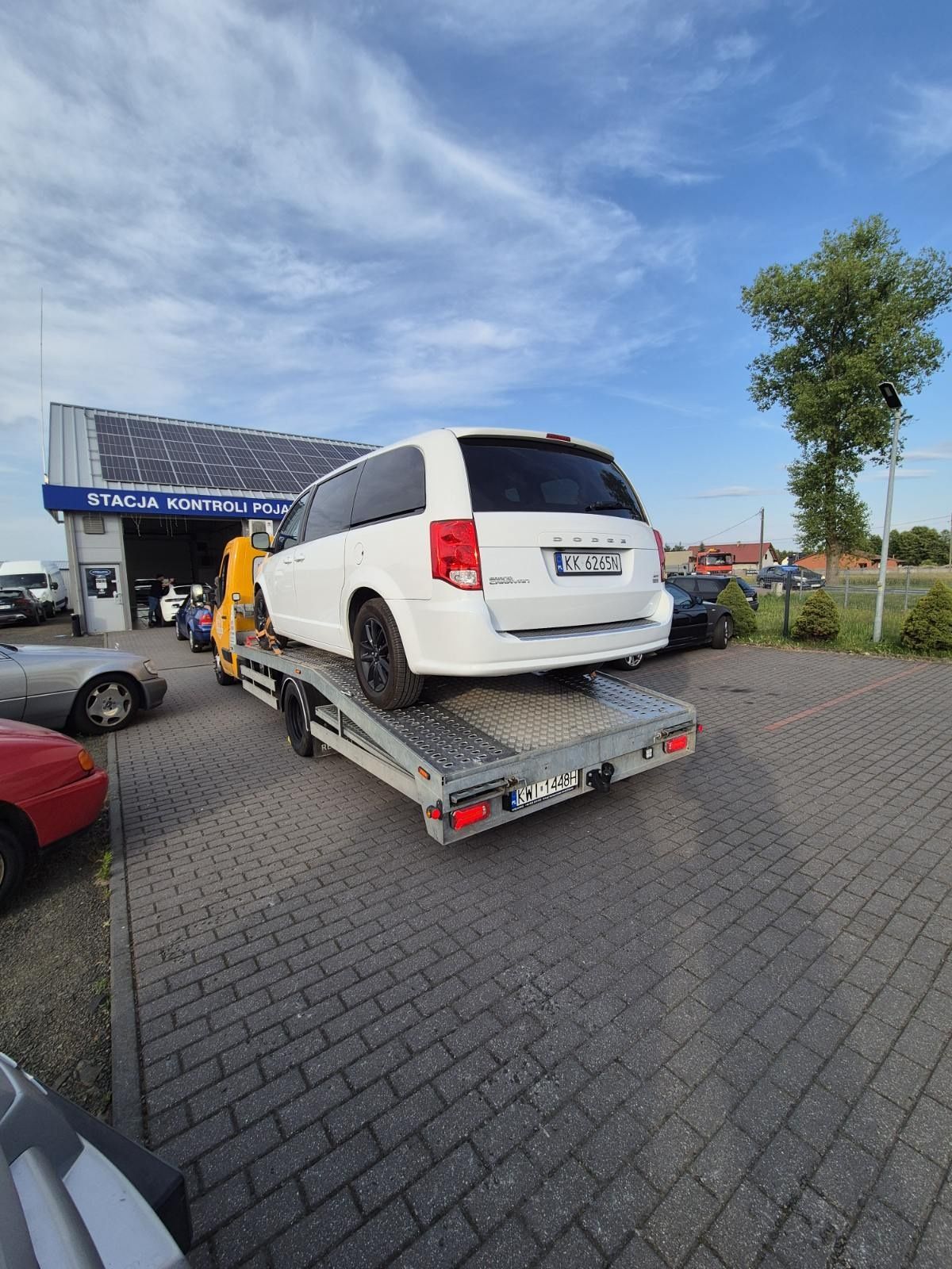 Transport aut pomoc drogowa holowanie maszyn rolniczych budowlanych