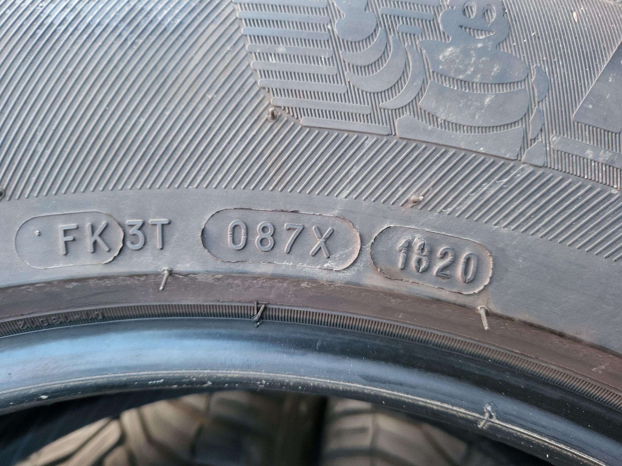 Opony całoroczne 225/65/17 Michelin Crossclimate Suv bieżnik 6mm, 2020