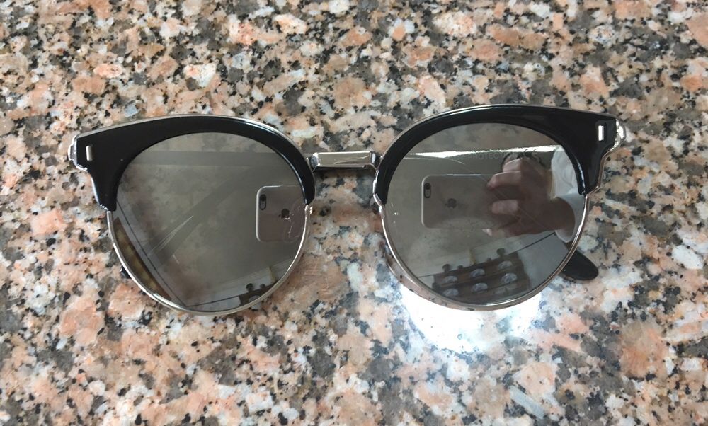 Óculos de sol espelhados