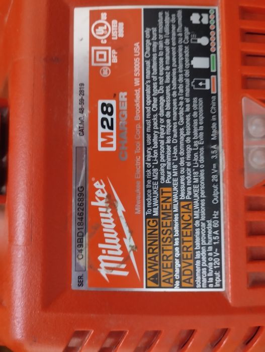 Milwaukee M28 сабельная пила, шуруповёрт.