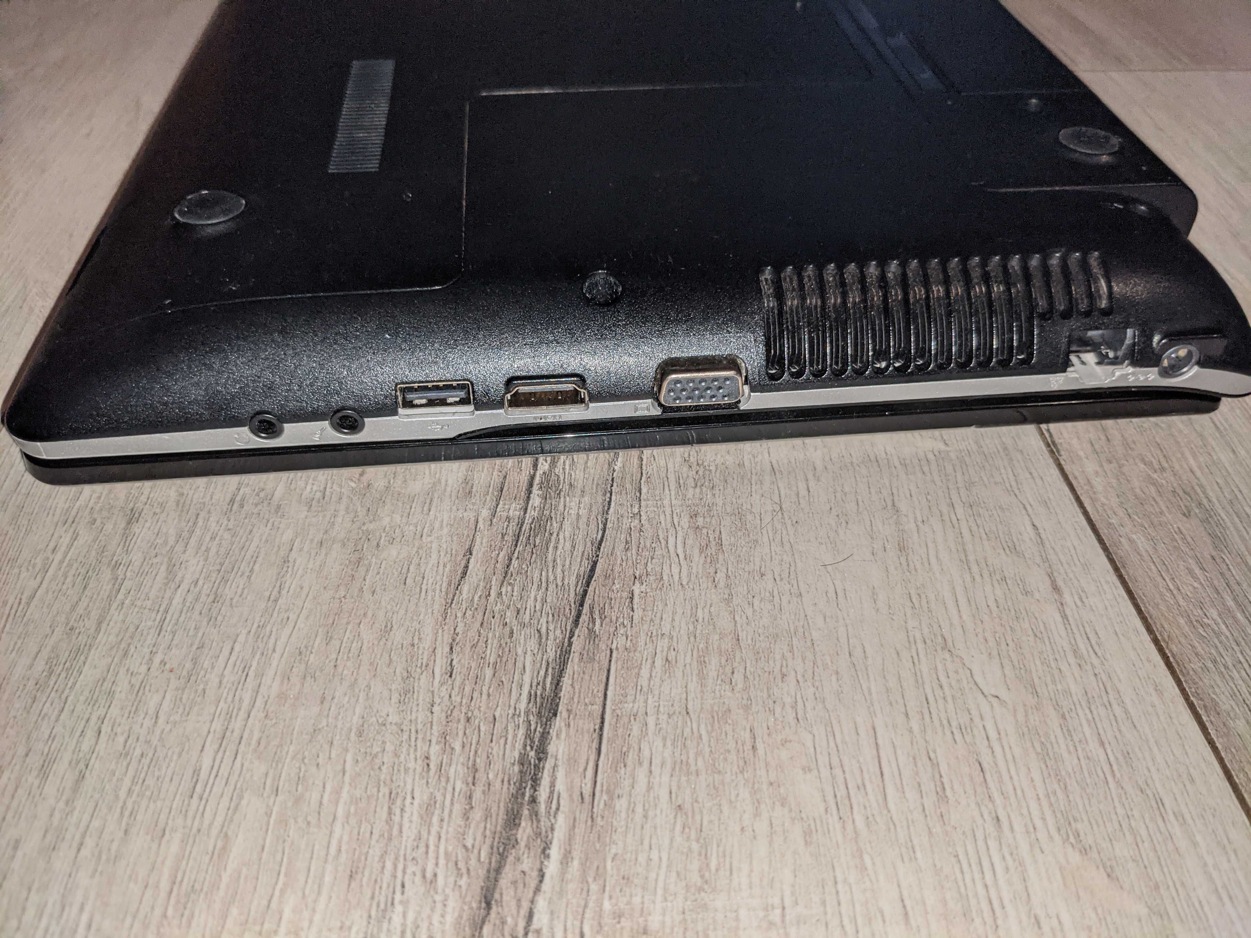 Samsung NP300E5A laptop + myszka 4GB RAM 400GB