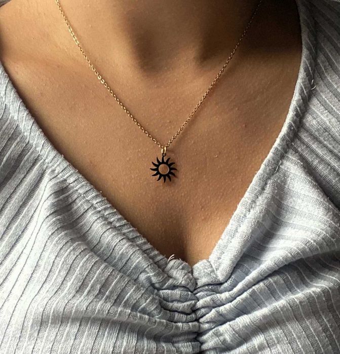 Złoty naszyjnik wisiorek łańcuszek słońce stal