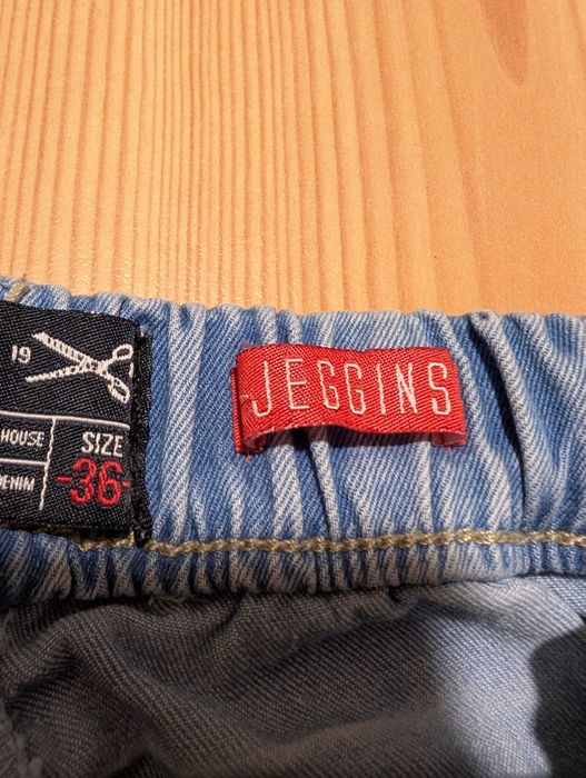 Damskie niebieskie jegginsy (joggers) House rozmiar S 36