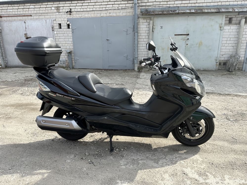 Поадам Suzuki Skywave 400