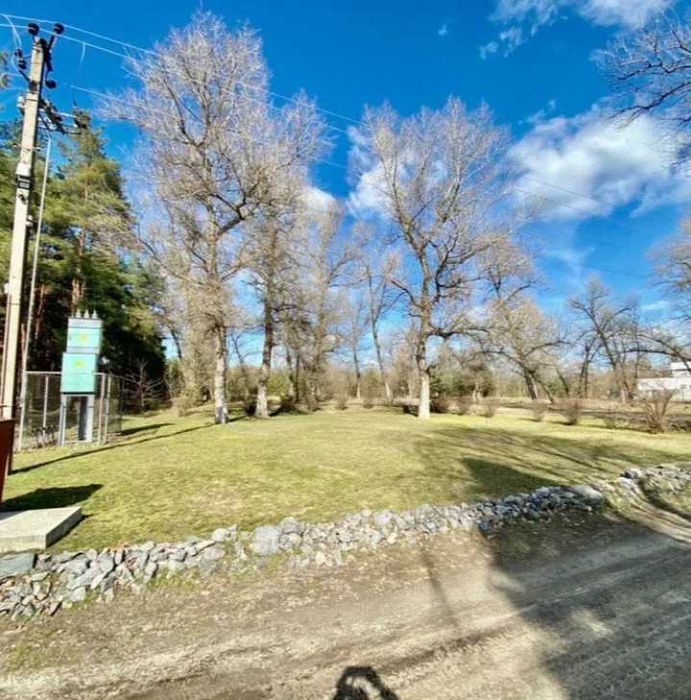 Продам участок напротив леса в пос.Обуховка