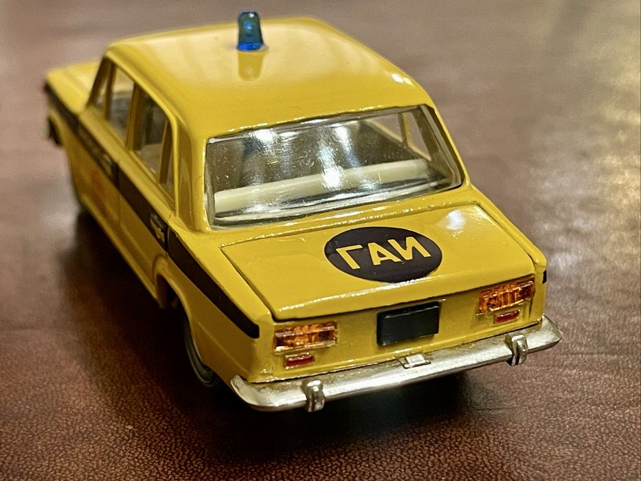 Продається саратовська модель ВАЗ 2101 А17 з МИ. Стан!!! Торг.