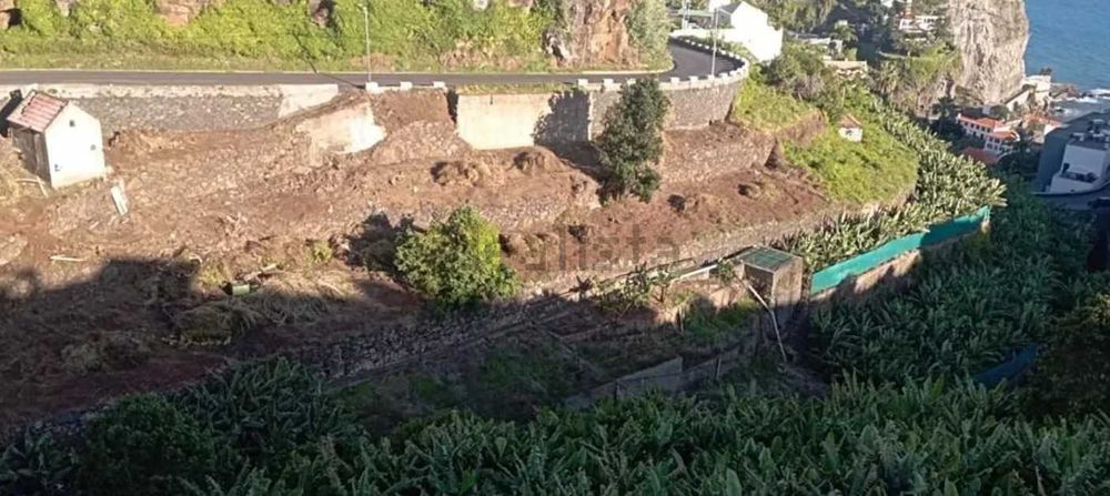 Terreno com Vista e Potencial na Ponta do Sol – Madeira