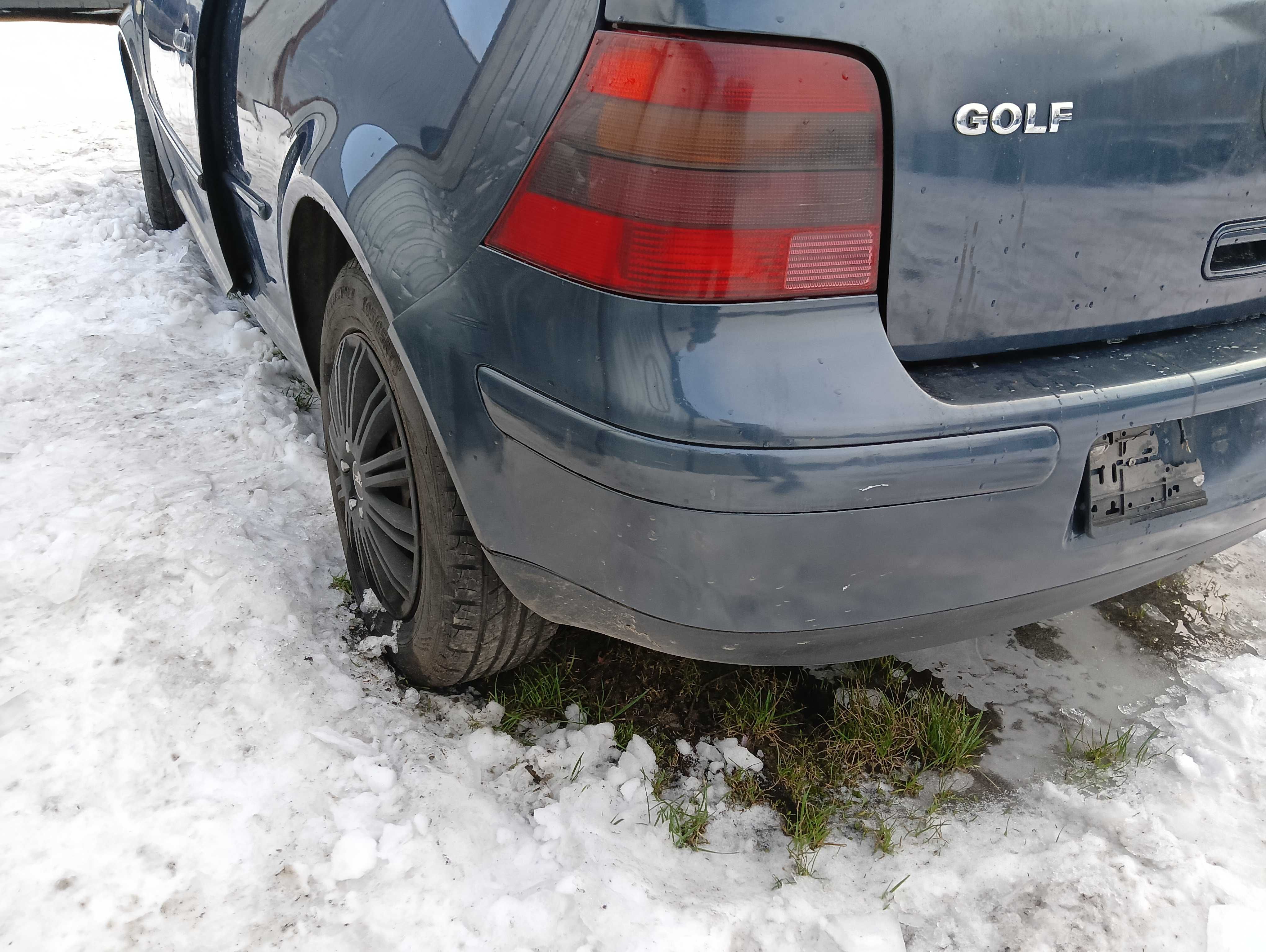 VW golf 4 IV zderzak tyl tylny LC7V