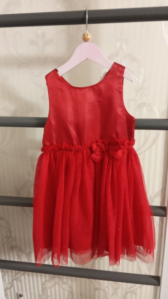 Продам платье фирмы H&M на девочку 2-3лет