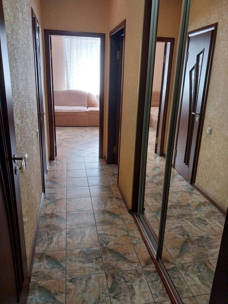 Магазин , апарт-отель , баня з басейн на дровах , центральні комунікац