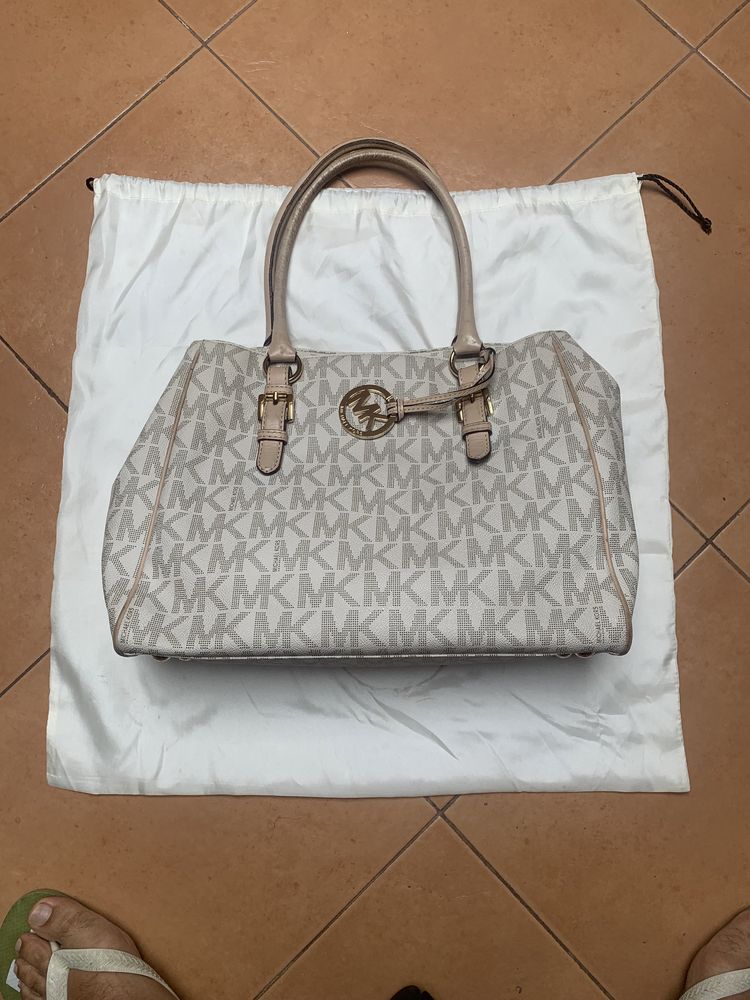 Mala Michael Kors