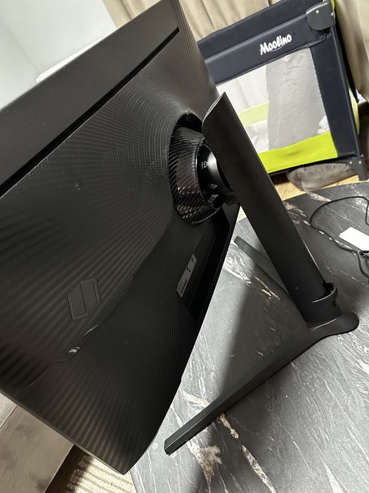 Monitor Samsung S32BG700 EU – stan jak nowy