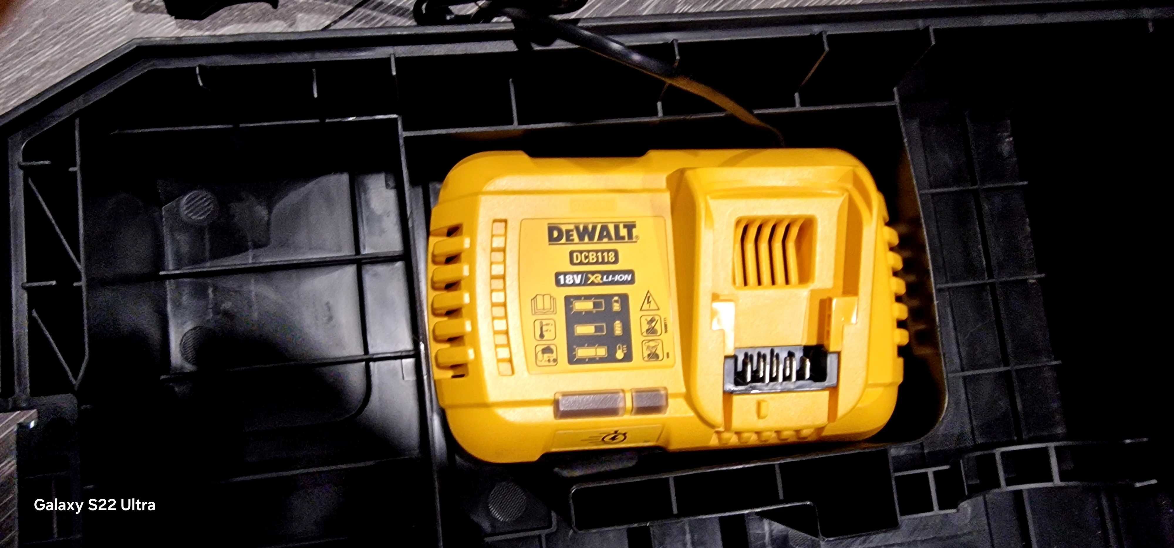 Młot udarowy Dewalt dch 733 p2