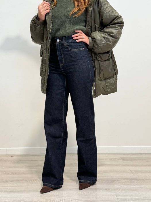 Джинси в наявності