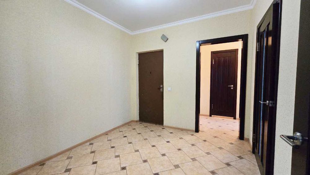 Продається 4-кімнатна квартира на вул. Земська, Сертифікат