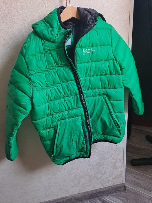 Деми куртка reserved б/у рост 134