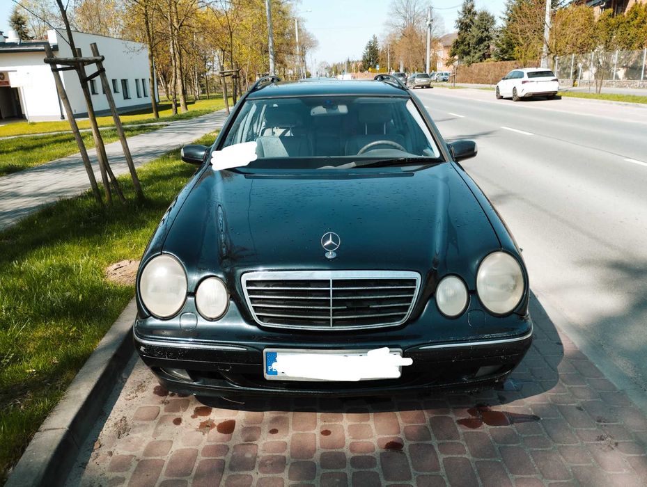 Mercedes E-klasa 3.2 CDI ładny, bardzo bogato wyposażony, klasyk