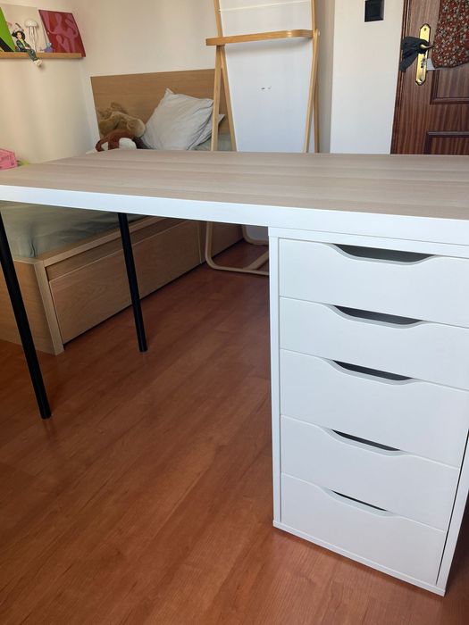 Secretária IKEA LAGKAPTEN/ALEX em bom estado