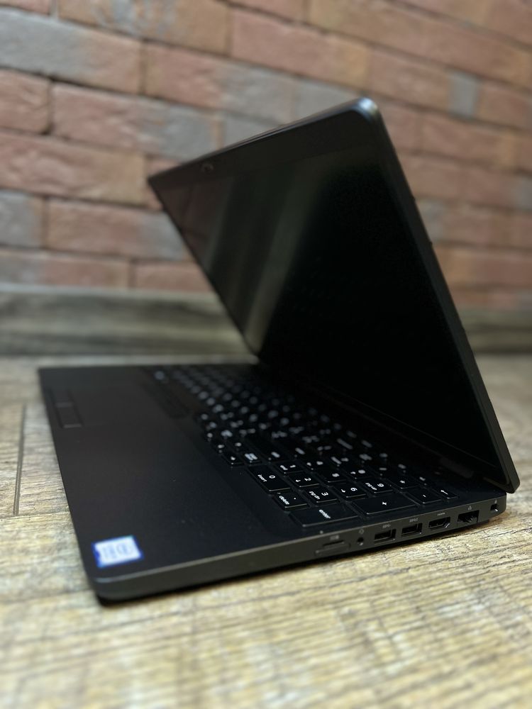 Ноутбук Dell Latitude 5500 16,5” full HD 16 GB DDR4/256GB SSD