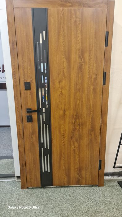 Двери улица  эксклюзив