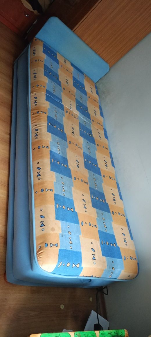 Tapczan jednoosobowy