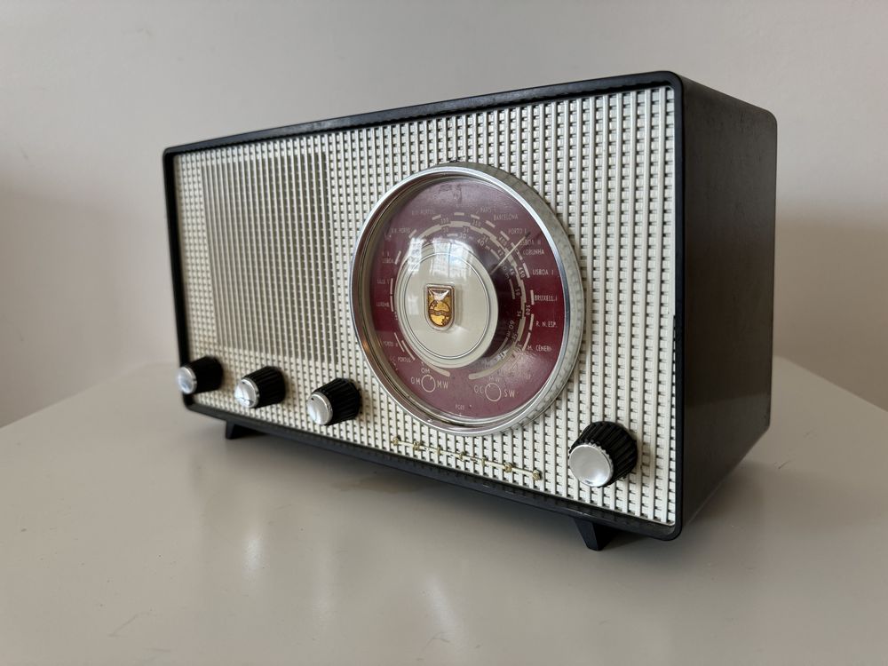 Rádio Philips B1X67