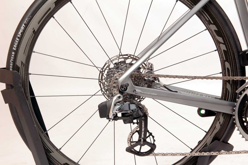 Rower szosowy FOCUS IZALCO Max Disc Sram RED AXS Ceramic Speed roz. M