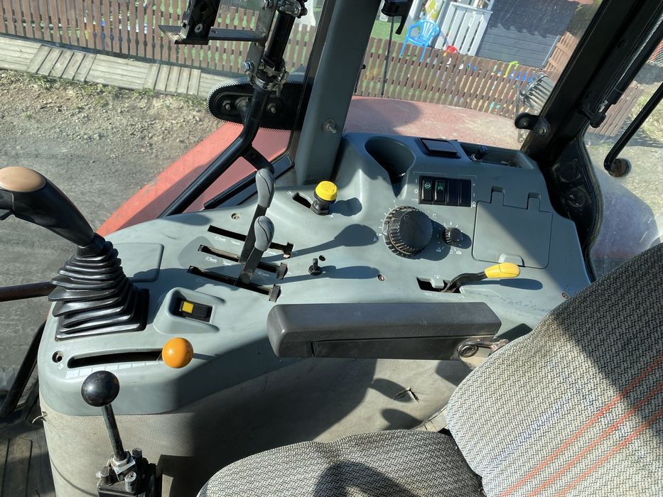 Case Mx120 z turem