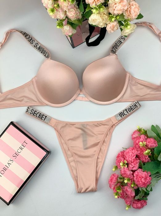 Розпродаж нових комплектів білизни Victoria’s Secret