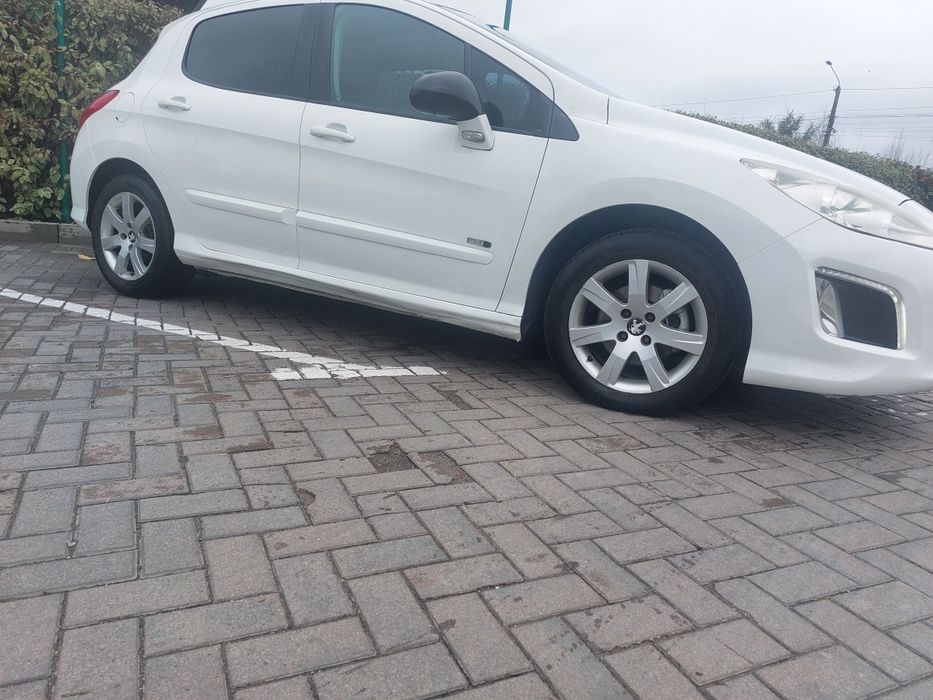 Авто Пежо 308 2013 р.в.