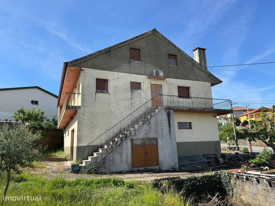 Moradia T4 para venda