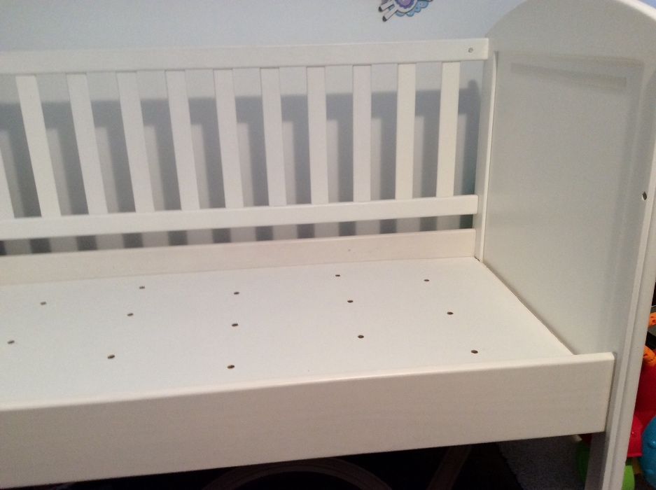 vendo cama de criança com grades sem colchao