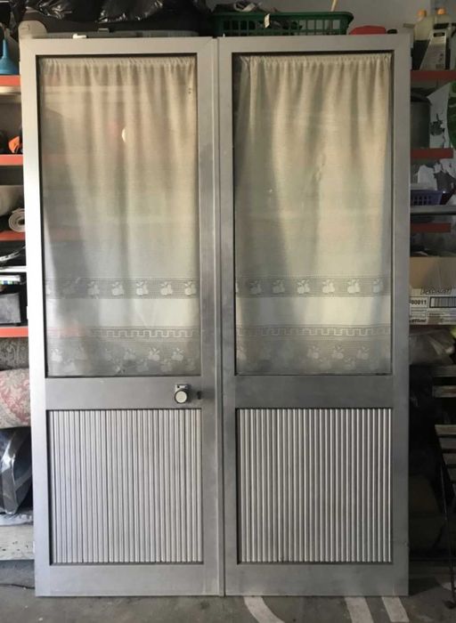 Porta dupla de alumínio