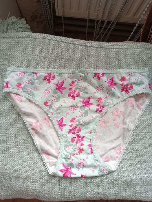 Жіночі трусики різні
