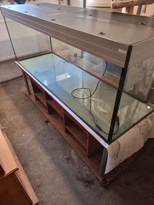 Akwarium 600l z pokrywą