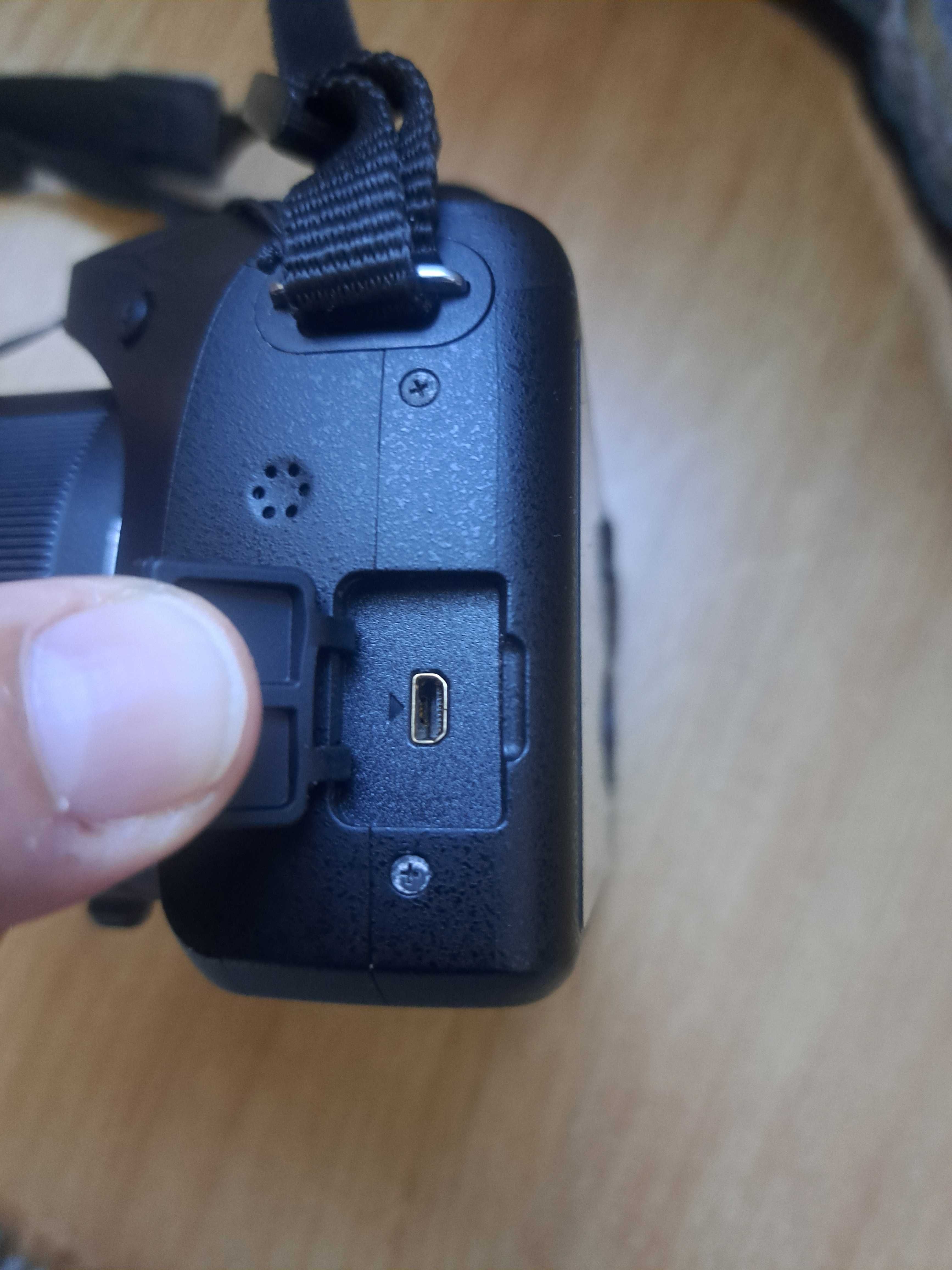 Máquina fotográfica Sony com Bolsa | 35x Zoom | Funciona a Pilhas